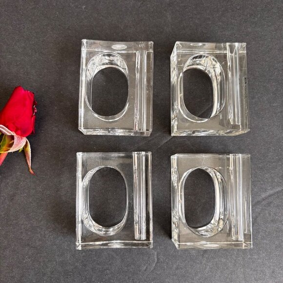 Vintage Lucite Acrylic Napkin Rings Clear Bud Set of 4 Mid Century - Picture 4 of 5